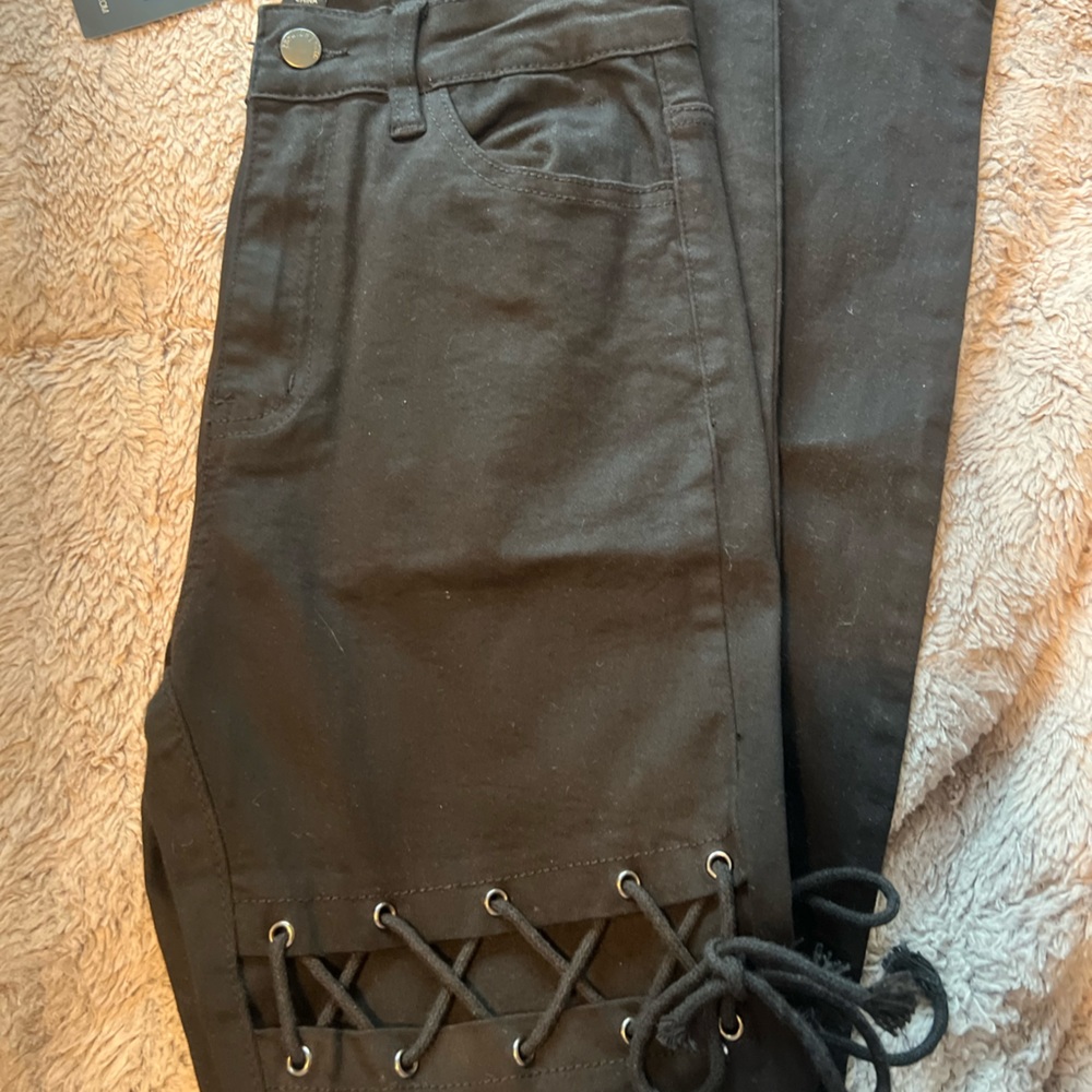 Brand new Fashion Nova pants in black